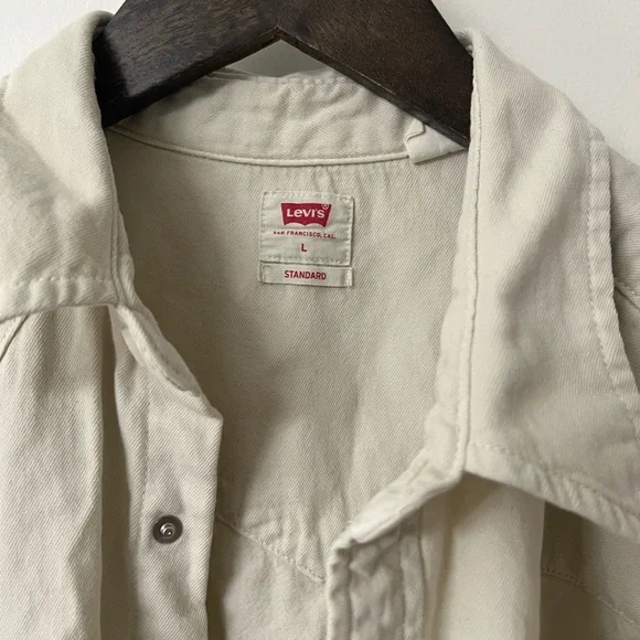 Levi's Men's off white Western pearl snap shirt - Picture 2 of 2